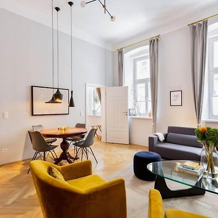 Center Apt In Best Area Near Park & Danube 20'To Airport Appartement Wenen Buitenkant foto