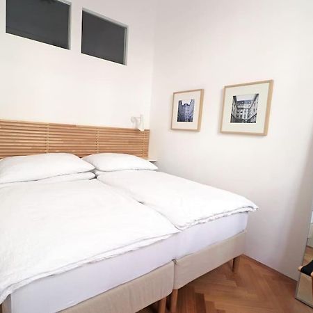 Center Apt In Best Area Near Park & Danube 20'To Airport Appartement Wenen Buitenkant foto