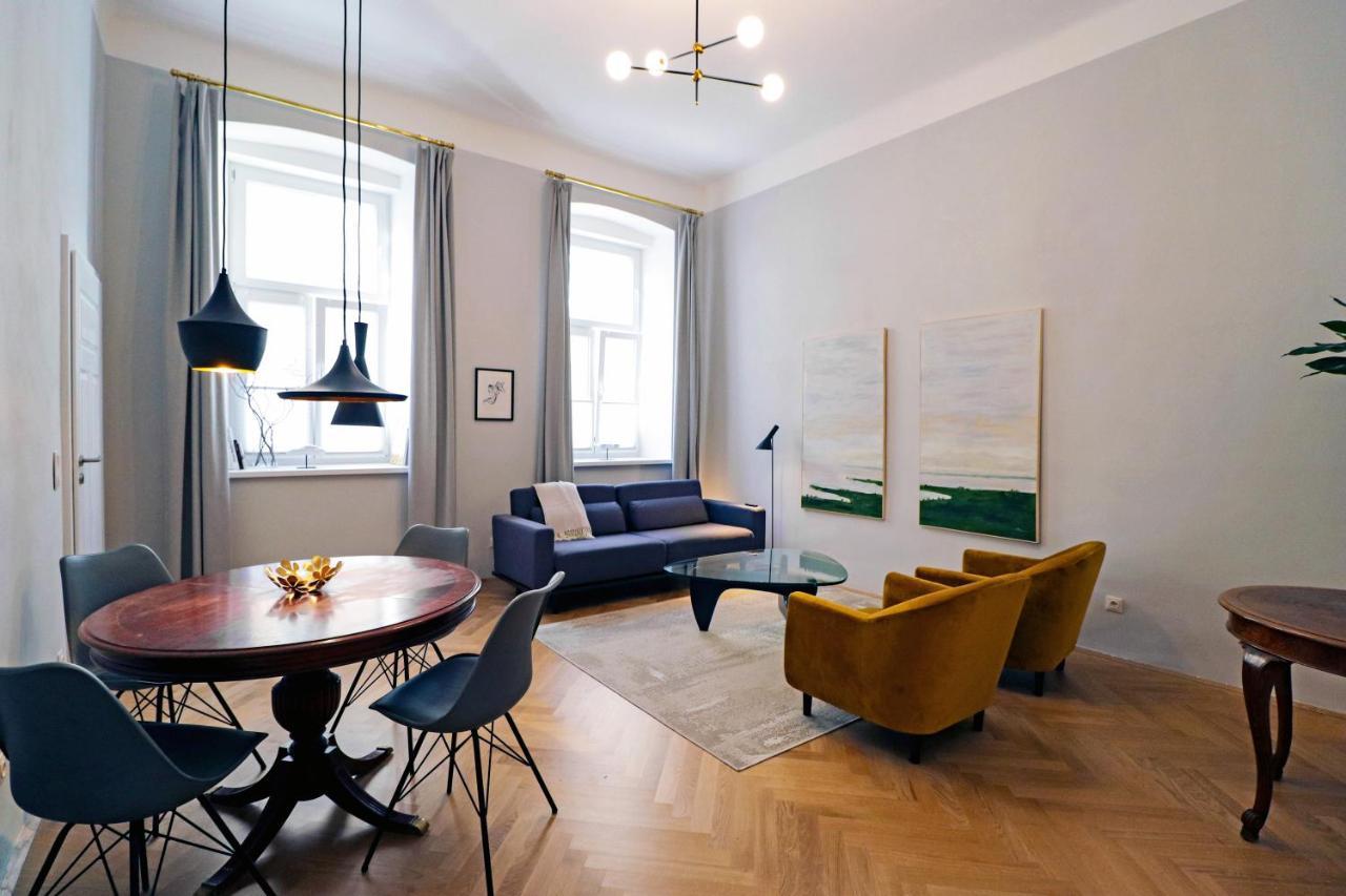Center Apt In Best Area Near Park & Danube 20'To Airport Appartement Wenen Buitenkant foto