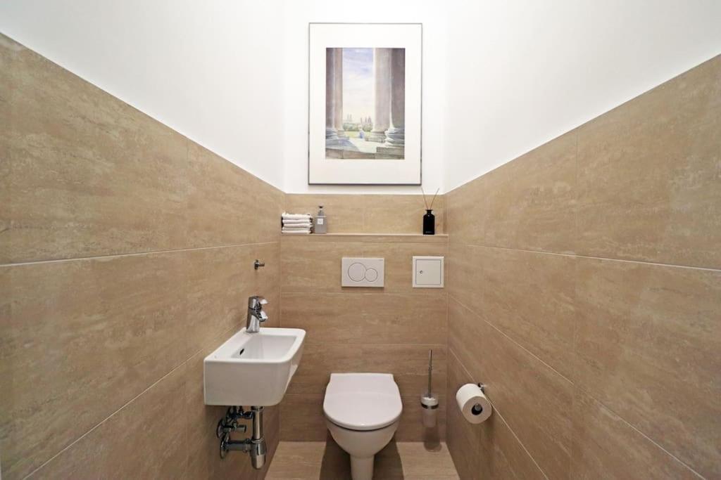 Center Apt In Best Area Near Park & Danube 20'To Airport Appartement Wenen Buitenkant foto