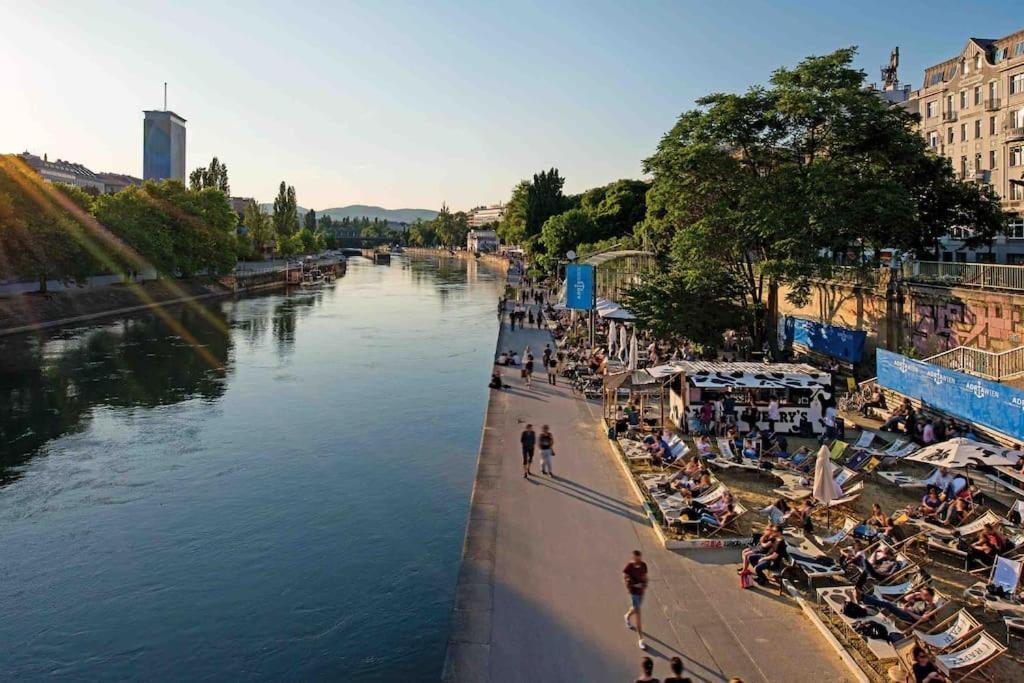 Center Apt In Best Area Near Park & Danube 20'To Airport Appartement Wenen Buitenkant foto